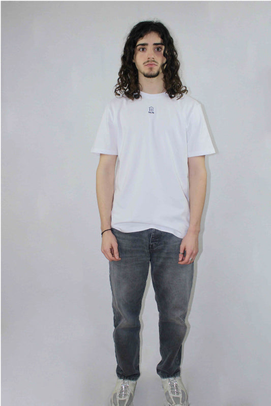 Simple tee white